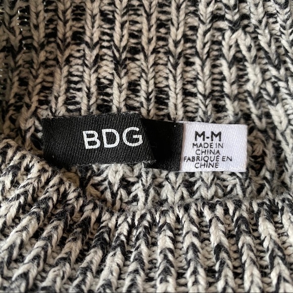 BDG UO Oversized Boxy Gray Slouchy Chunky Sweater - Picture 5 of 8